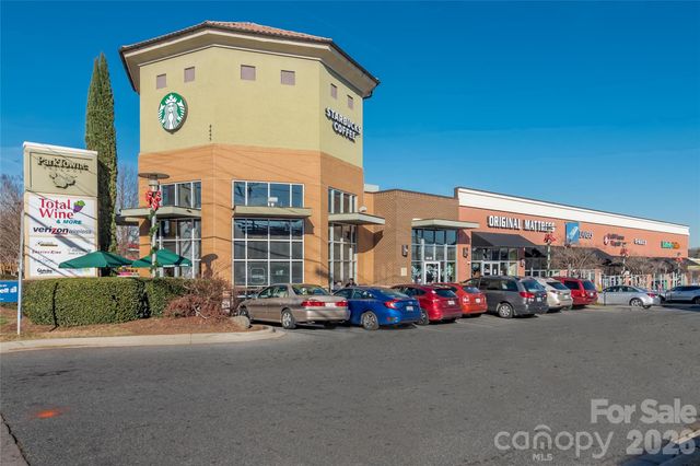 4911 Park Road D, Charlotte, NC 28209