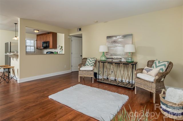 4911 Park Road D, Charlotte, NC 28209