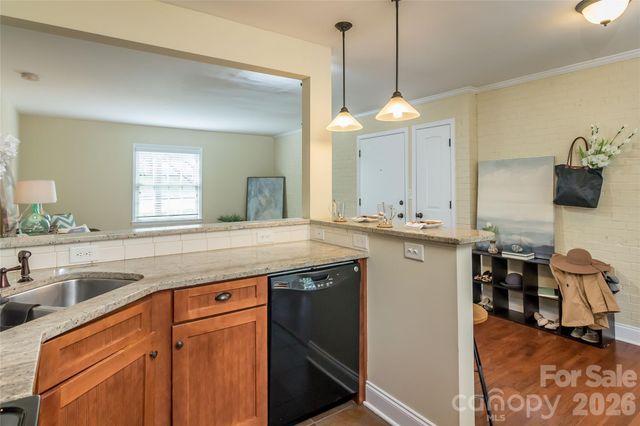 4911 Park Road D, Charlotte, NC 28209