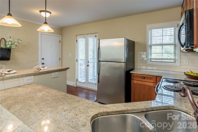 4911 Park Road D, Charlotte, NC 28209