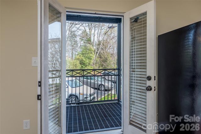 4911 Park Road D, Charlotte, NC 28209