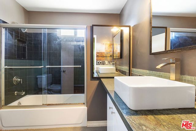 4373 Mcconnell Boulevard, Los Angeles, CA 90066