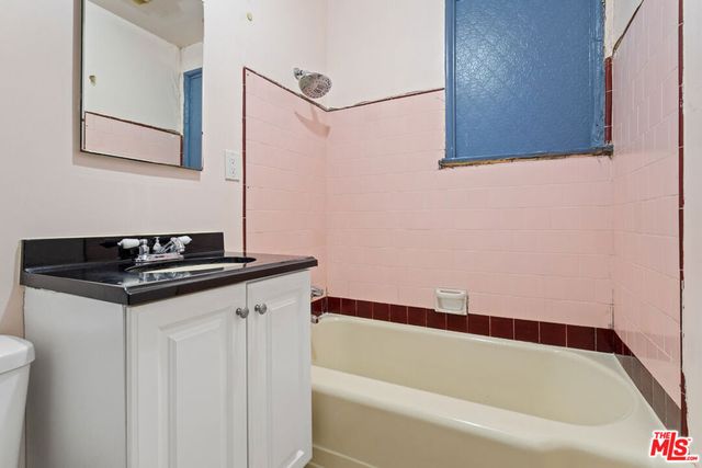 4373 Mcconnell Boulevard, Los Angeles, CA 90066