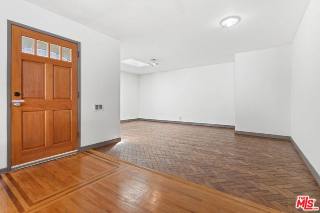 4373 Mcconnell Boulevard, Los Angeles, CA 90066