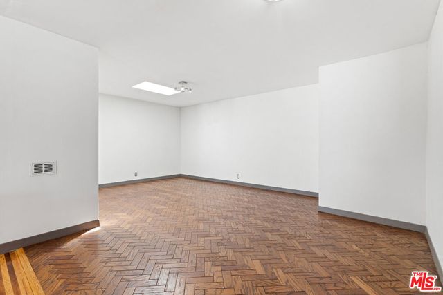 4373 Mcconnell Boulevard, Los Angeles, CA 90066