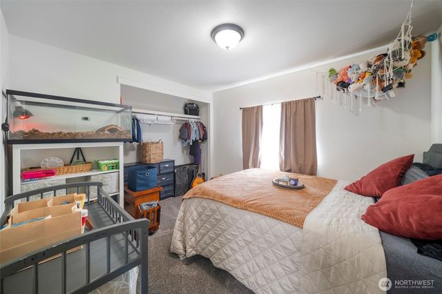 6652 5th Way SE, Lacey, WA 98503
