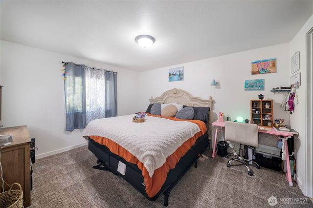 6652 5th Way SE, Lacey, WA 98503
