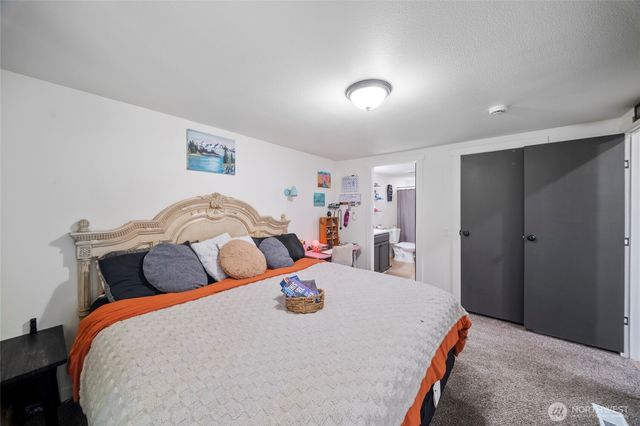 6652 5th Way SE, Lacey, WA 98503