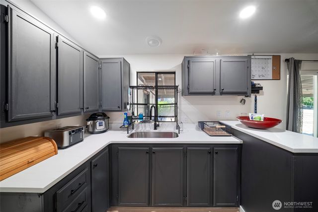 6652 5th Way SE, Lacey, WA 98503