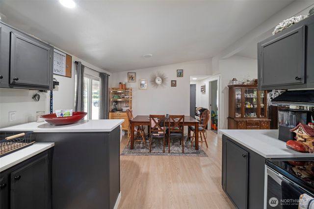 6652 5th Way SE, Lacey, WA 98503