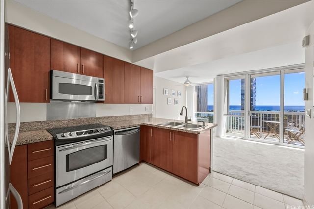 909 Kapiolani Boulevard 2103, Honolulu, HI 96814