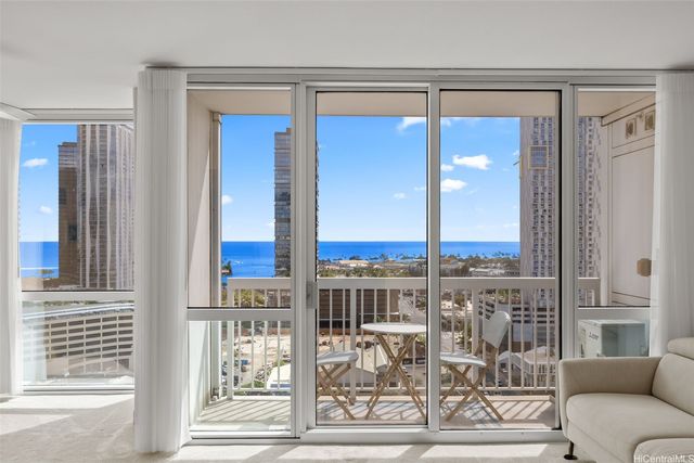 909 Kapiolani Boulevard 2103, Honolulu, HI 96814
