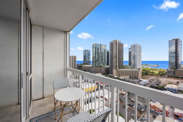 909 Kapiolani Boulevard 2103, Honolulu, HI 96814