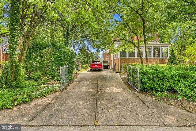 4806 CHEROKEE ST, College Park, MD 20740