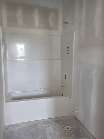 1220 SE 8th, Newton, KS 67114