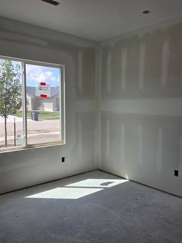 1220 SE 8th, Newton, KS 67114