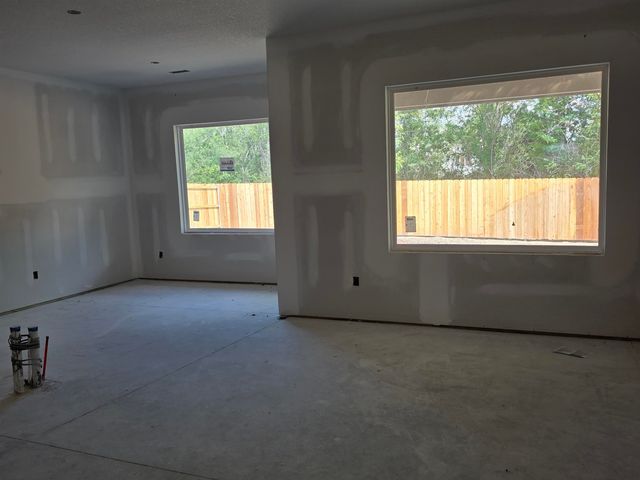 1220 SE 8th, Newton, KS 67114