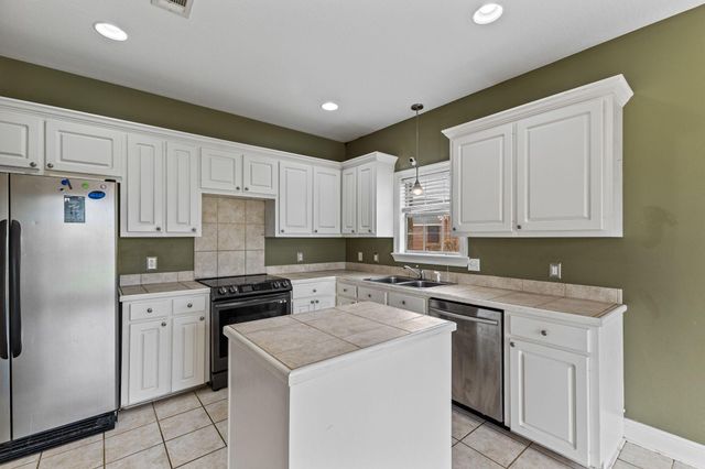 24 Rotan, Petal, MS 39465