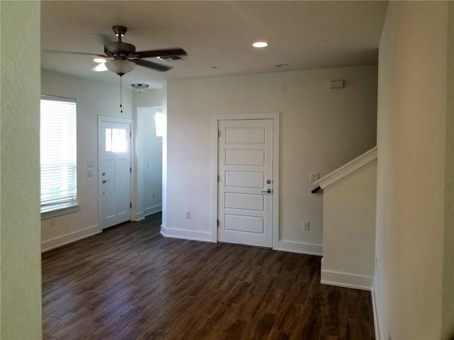 1614 Roseburg LN, Austin, TX 78754