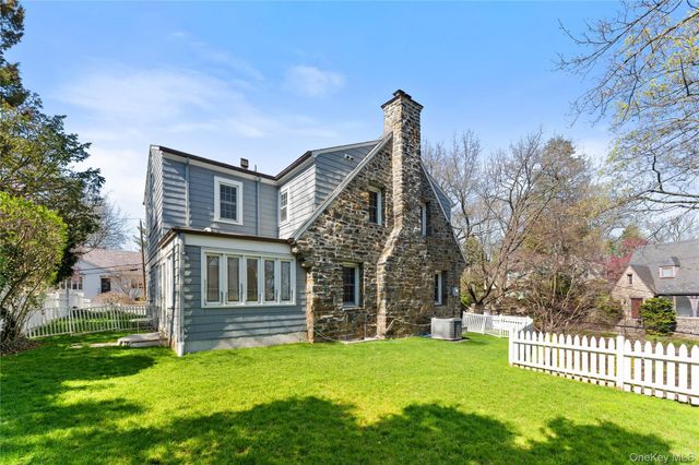 18 Wellyn Road, Bronxville, NY 10708