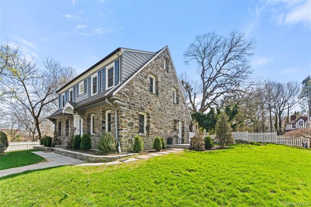 18 Wellyn Road, Bronxville, NY 10708