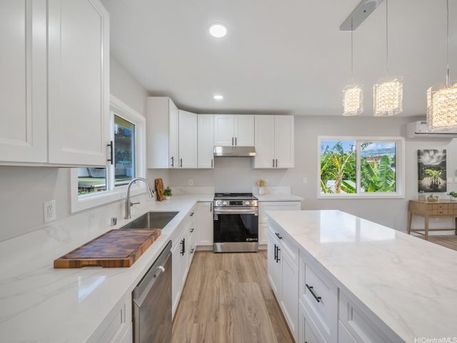 94-415 Apowale Street, Waipahu, HI 96797