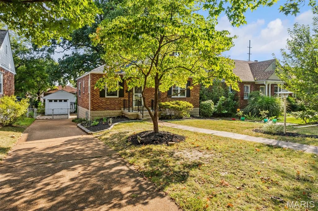 6228 Dexter Drive, Affton, MO 63123