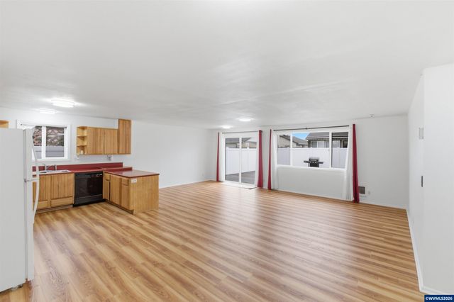 4376 Amherst Ct NE, Salem, OR 97305