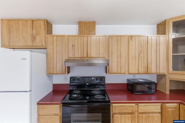 4376 Amherst Ct NE, Salem, OR 97305