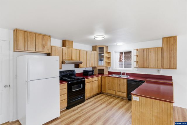 4376 Amherst Ct NE, Salem, OR 97305