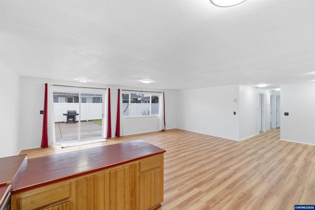 4376 Amherst Ct NE, Salem, OR 97305