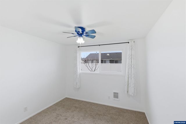 4376 Amherst Ct NE, Salem, OR 97305