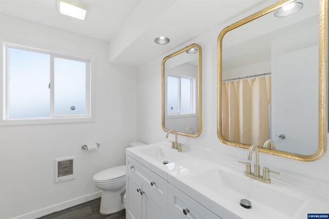 4376 Amherst Ct NE, Salem, OR 97305