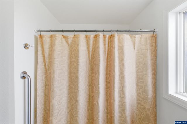 4376 Amherst Ct NE, Salem, OR 97305