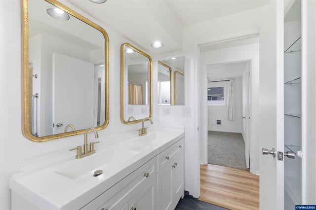 4376 Amherst Ct NE, Salem, OR 97305