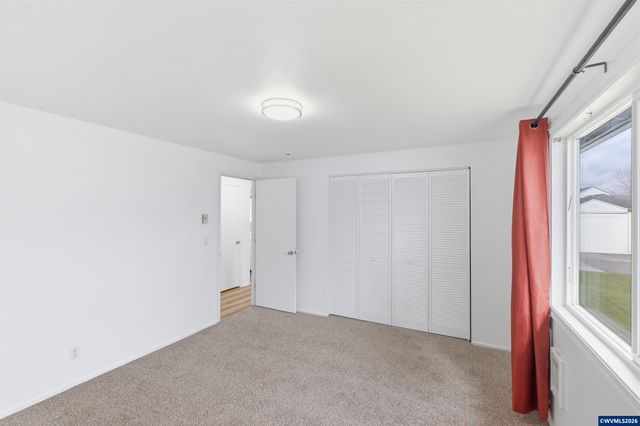 4376 Amherst Ct NE, Salem, OR 97305