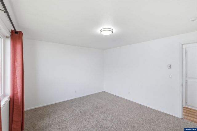 4376 Amherst Ct NE, Salem, OR 97305