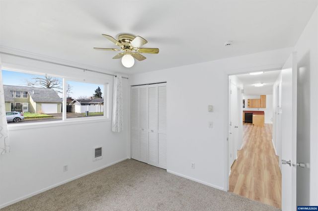 4376 Amherst Ct NE, Salem, OR 97305