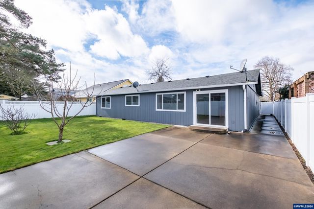 4376 Amherst Ct NE, Salem, OR 97305