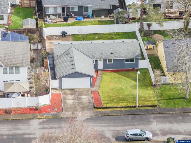 4376 Amherst Ct NE, Salem, OR 97305