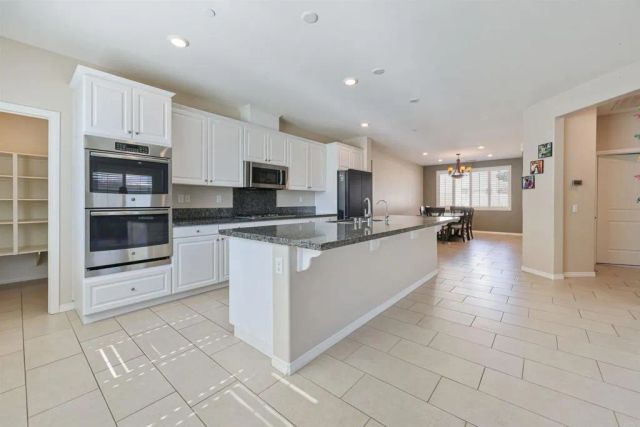 37520 River Oats Lane, Murrieta, CA 92563