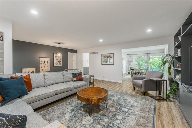 8726 W 104th Street, Overland Park, KS 66212