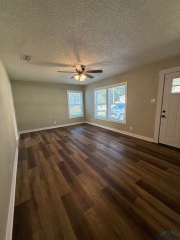 1402 Mahlow, Longview, TX 75601