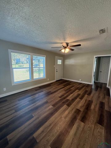 1402 Mahlow, Longview, TX 75601