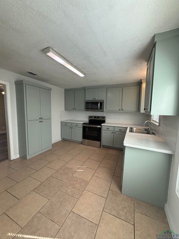 1402 Mahlow, Longview, TX 75601