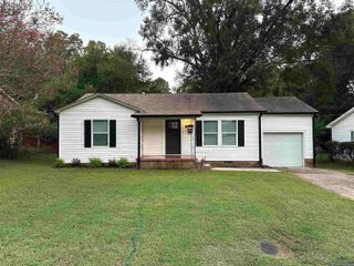 1402 Mahlow, Longview, TX 75601