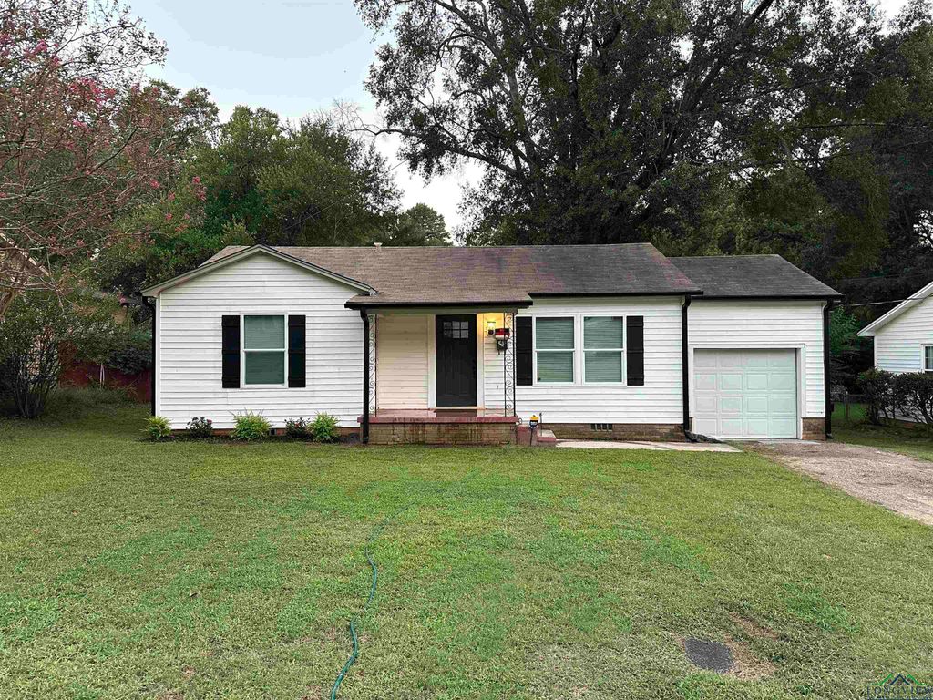 1402 Mahlow, Longview, TX 75601