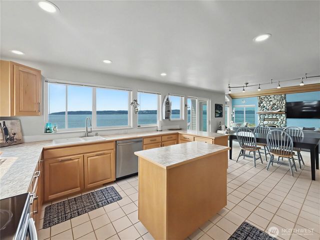 41 H S Beach Way, Hat Island, WA 98206