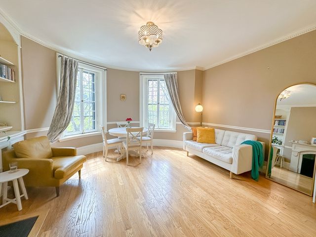 319 Dartmouth 3, Boston, MA 02116