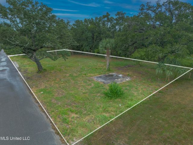 120 Boisdore Avenue, Pass Christian, MS 39571